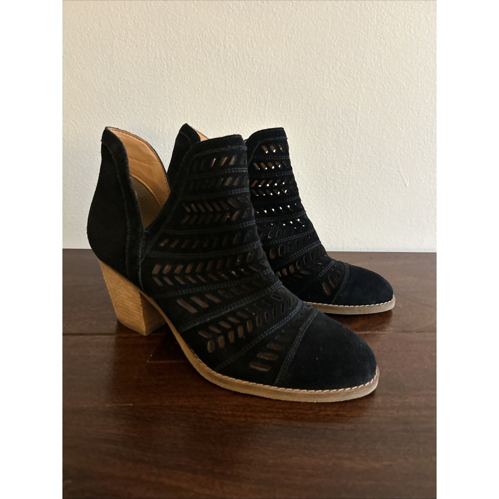 Frye and & Co. Allister Feather Bootie Black 8.5 Ankle Boots Western Boho Suede